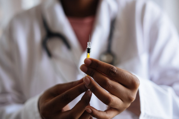 Komisija za medicinsko etiko nasprotuje predlogu zakona o pomoči pri prostovoljnem končanju življenja
